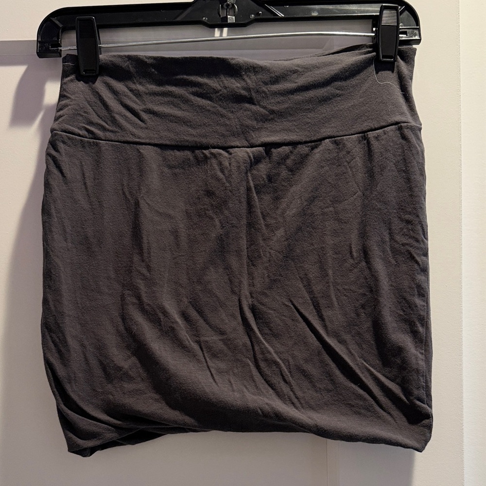 Dark grey women’s bubble hem mini skirt